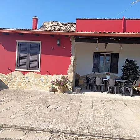Curti Russi מונטרוני די לצ'ה